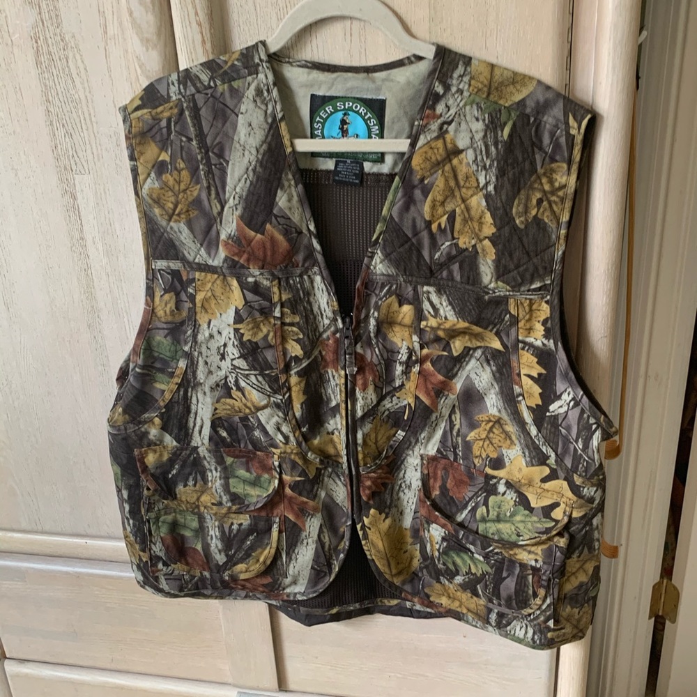 MENS Camo hunting vest